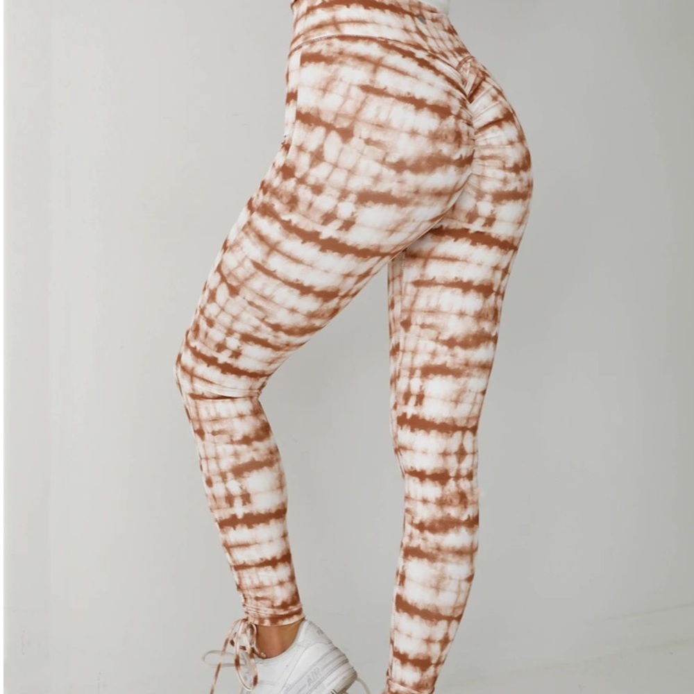 Tiger Mist On Beat Tights